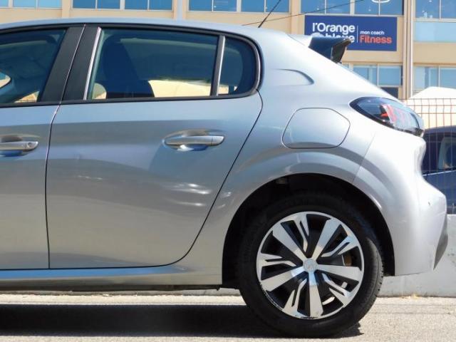 Peugeot 208 image 2