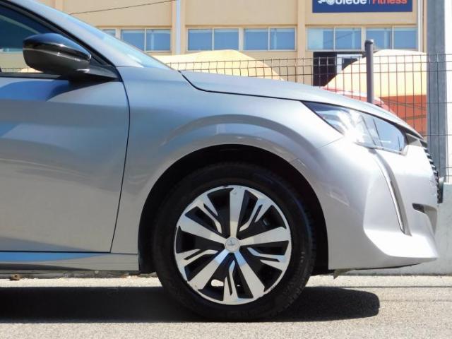 Peugeot 208 image 8