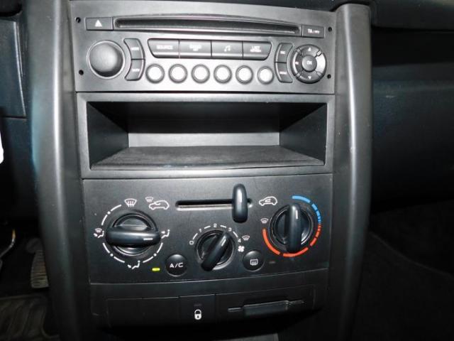 Peugeot 207 image 6