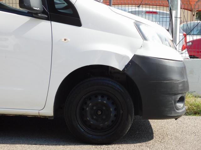 Nissan Nv200 image 4