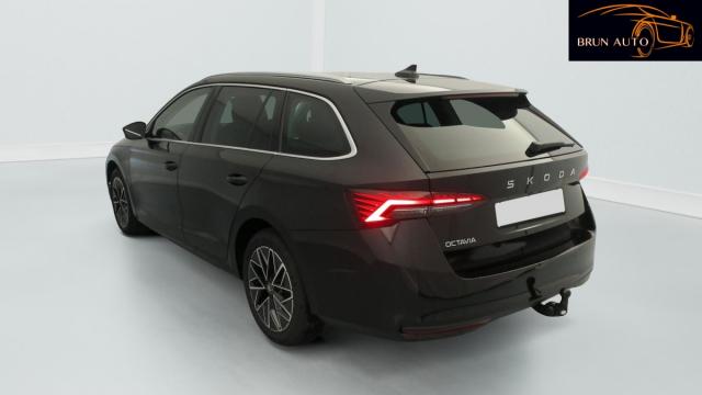 Skoda Octavia image 3
