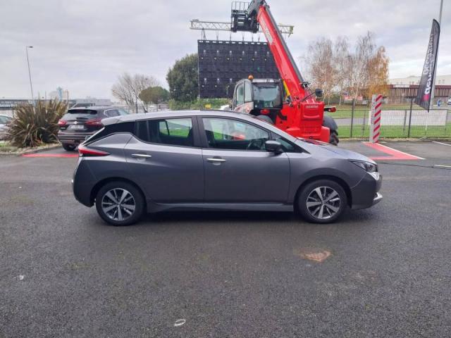Nissan Leaf image 9