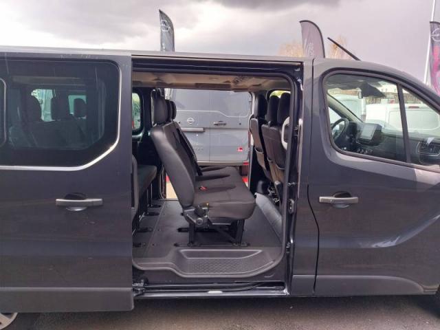 Nissan Nv300 image 3