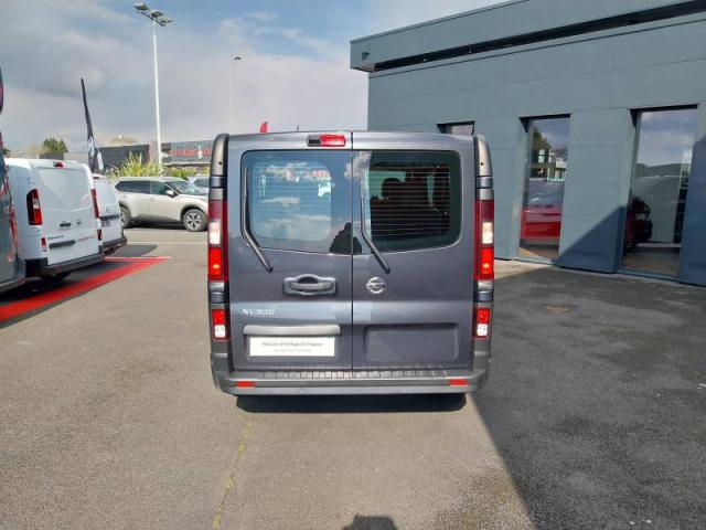 Nissan Nv300 image 9
