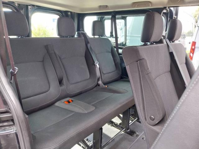 Nissan Nv300 image 1