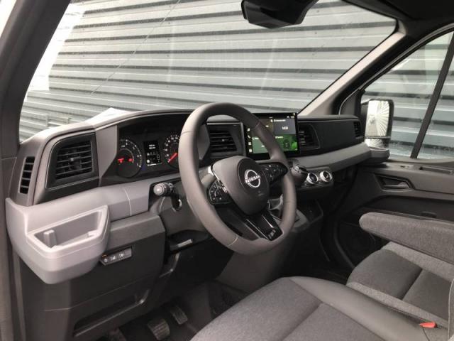 Nissan Interstar image 9