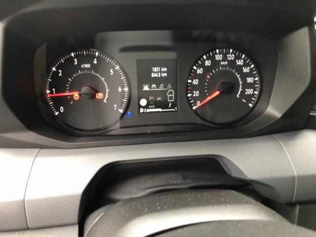 Nissan Interstar image 4