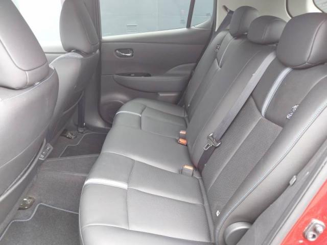 Nissan Leaf image 2