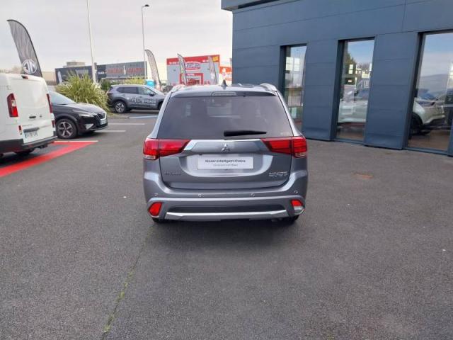 Mitsubishi Outlander image 8