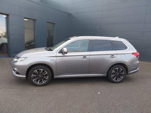 Mitsubishi Outlander image 2