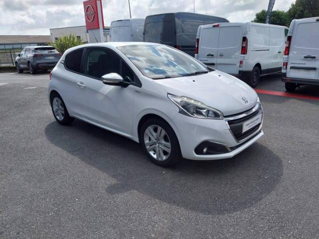 Peugeot 208 image 1