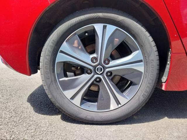 Nissan Leaf image 4