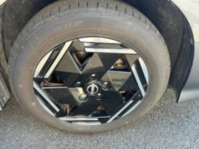 Nissan Leaf image 6