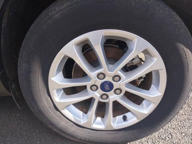 Ford Kuga image 8