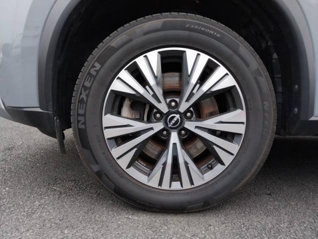 Nissan X-Trail image 8