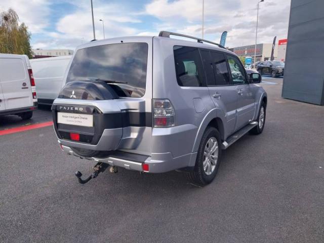 Mitsubishi Pajero image 9