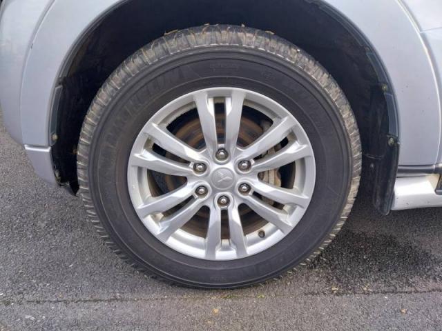 Mitsubishi Pajero image 7