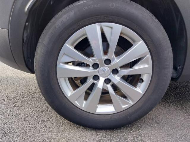 Peugeot 3008 image 2