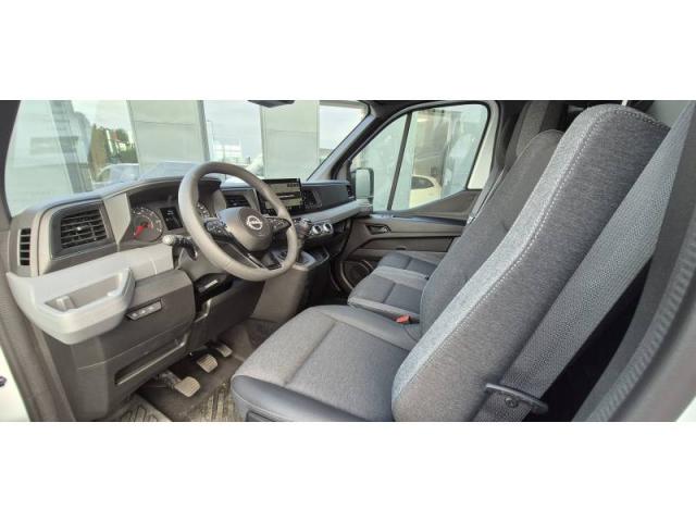 Nissan Interstar image 4