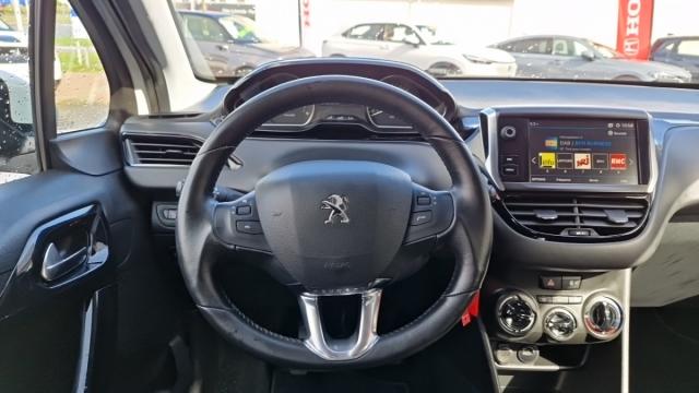 Peugeot 208 image 9