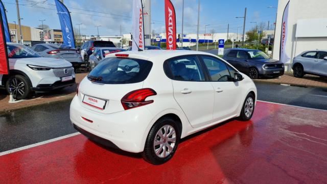 Peugeot 208 image 5