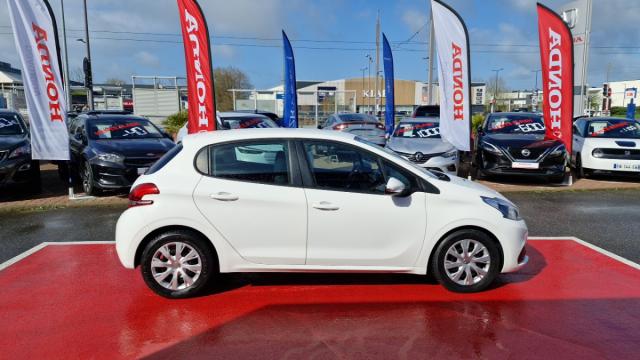Peugeot 208 image 6