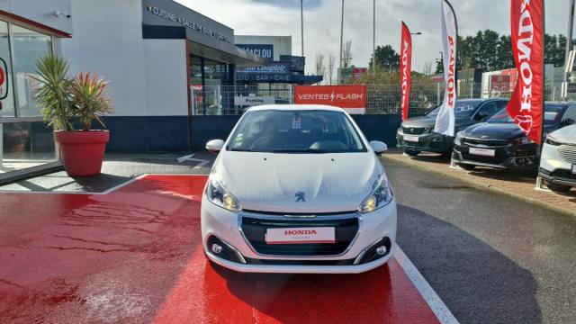 Peugeot 208 image 2