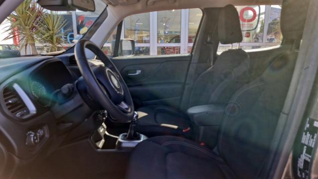 Jeep Renegade image 2