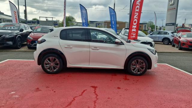 Peugeot 208 image 1