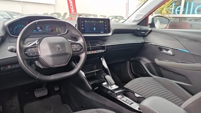Peugeot 208 image 9