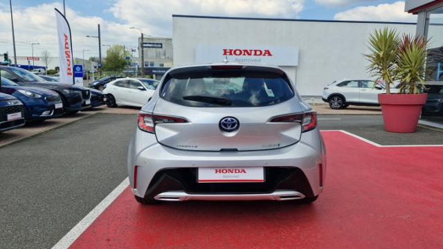 Toyota Corolla image 8