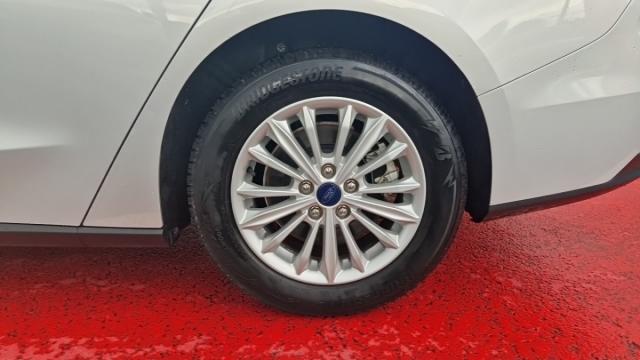 Ford Focus image 5