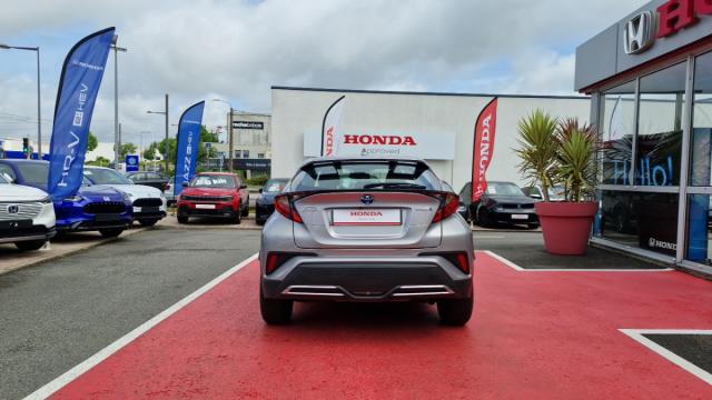 Toyota C-Hr image 1