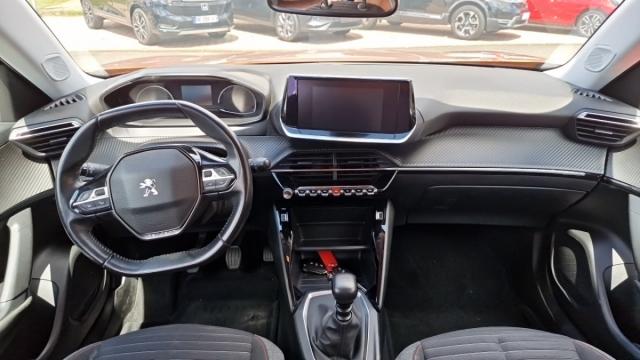 Peugeot 2008 image 3