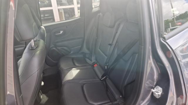 Jeep Renegade image 9