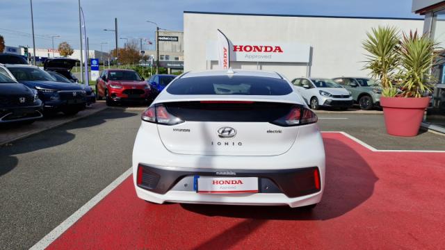 Hyundai Ioniq image 2