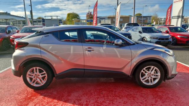 Toyota C-Hr image 8