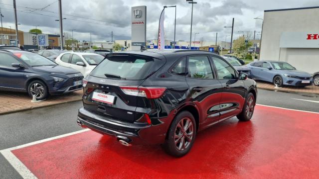 Ford Kuga image 3
