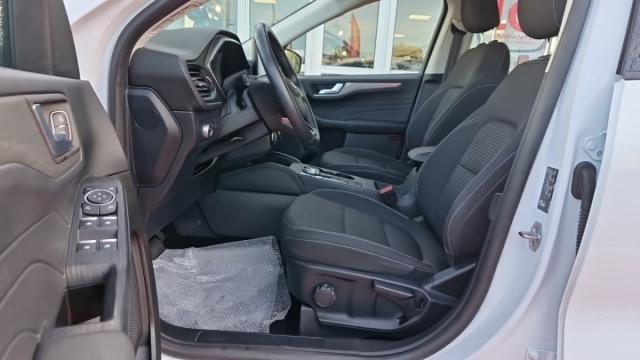 Ford Kuga image 2