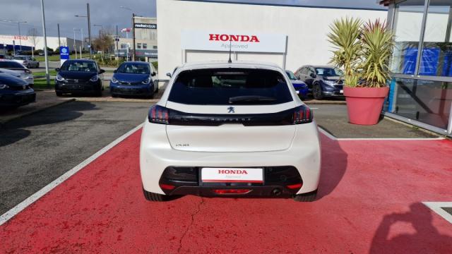 Peugeot 208 image 1