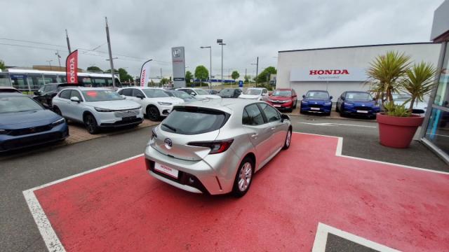Toyota Corolla image 2