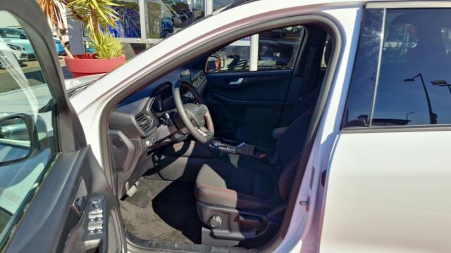 Ford Kuga image 1