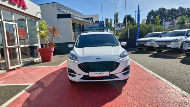 Ford Kuga image 3