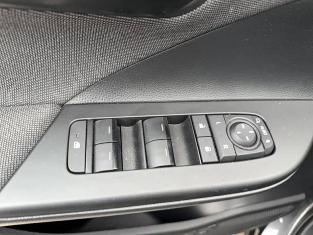 Toyota C-Hr image 1