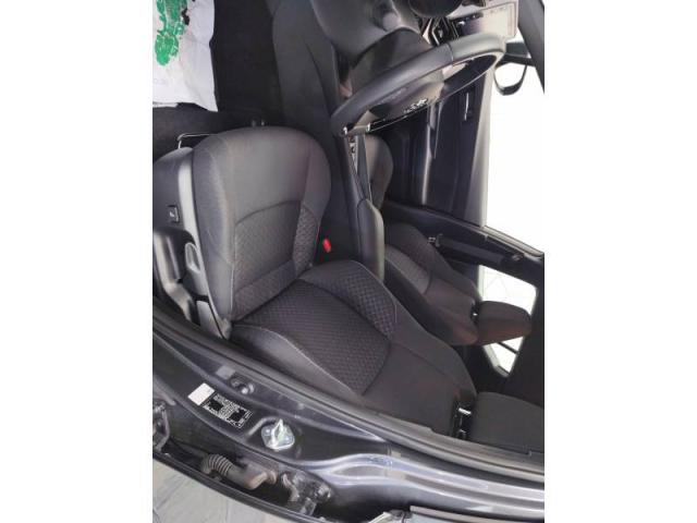Toyota C-Hr image 5