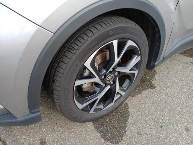 Toyota C-Hr image 2