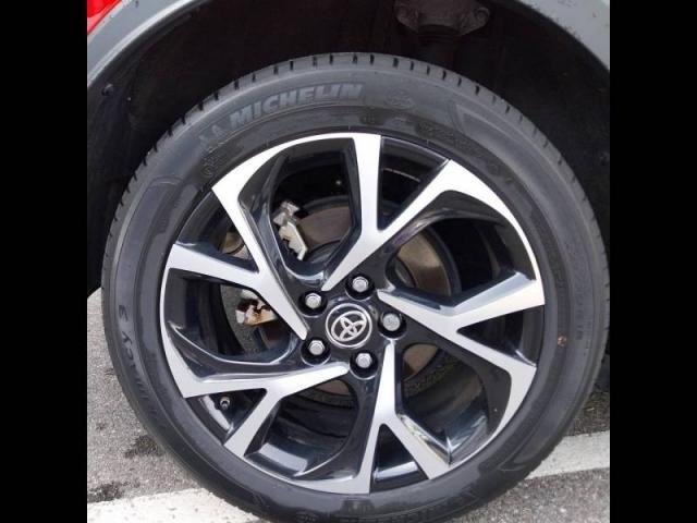 Toyota C-Hr image 9