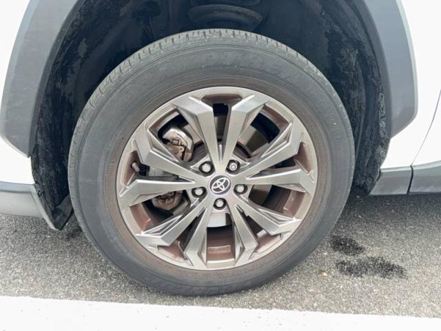 Toyota Rav4 image 8