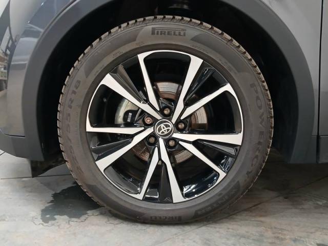 Toyota C-Hr image 6