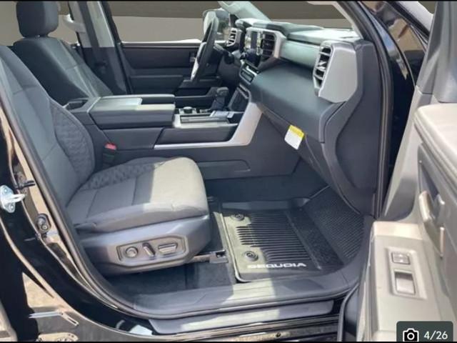 Toyota Sequoia image 3